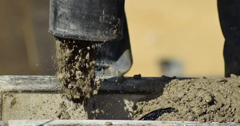 Coulage et temps de prise : le béton ne se commande pas